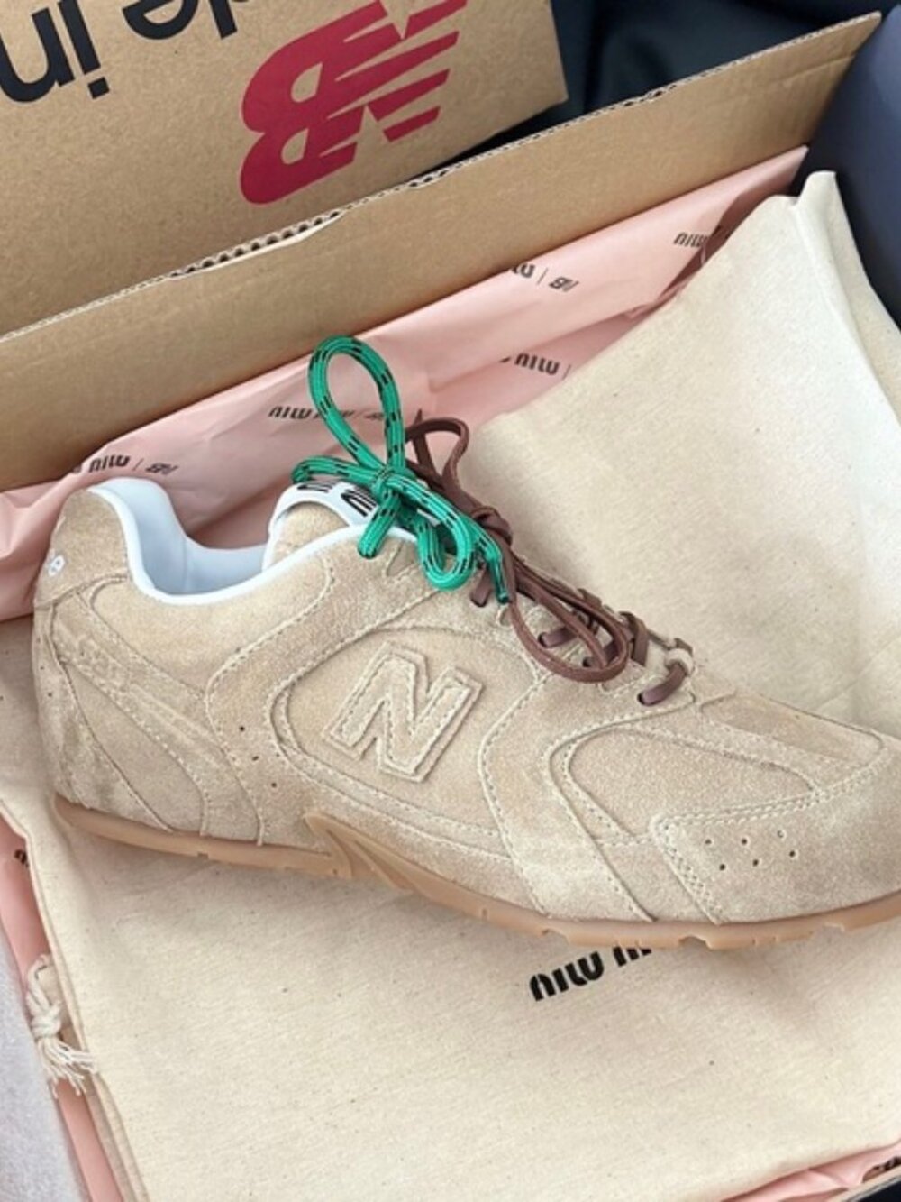New Balance x MIU MIU NB 530 SL Women's Casual Sneakers - Picture 6 of 9